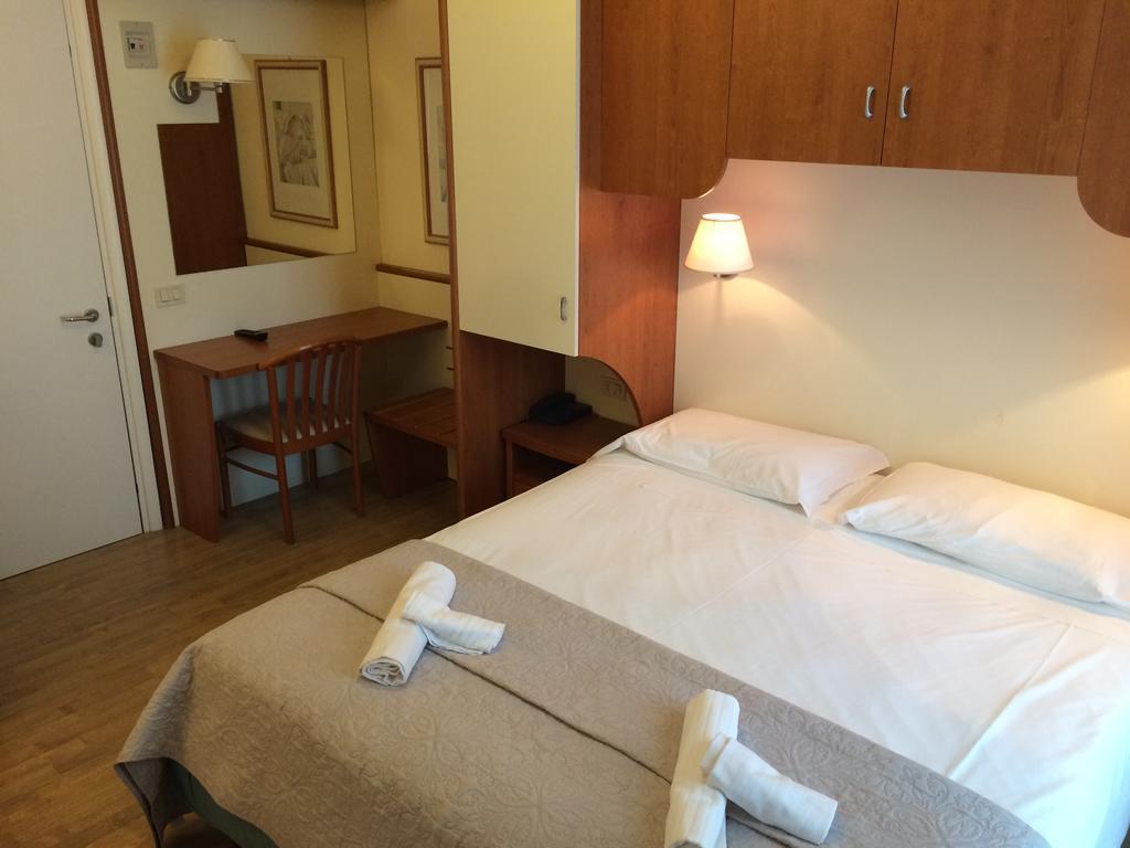 Hotel Stella D'Oro Lido di Jesolo Værelse billede
